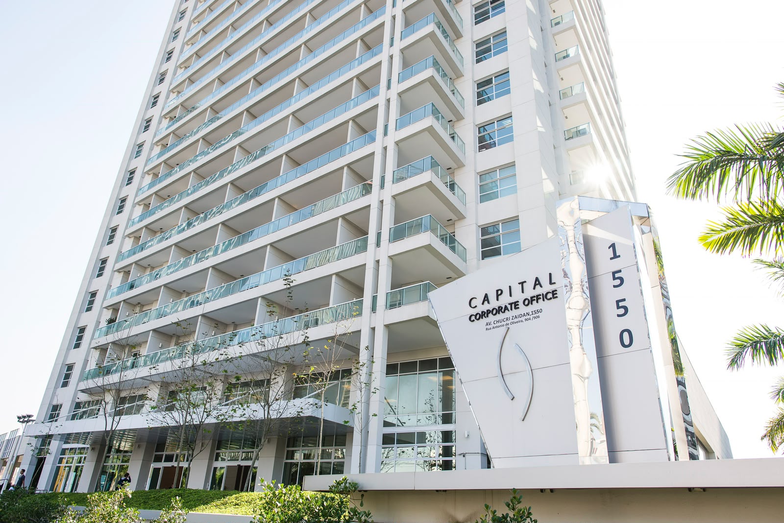 Fachada do Capital Corporate Office, Avenida Dr. Chucri Zaidan, 1550